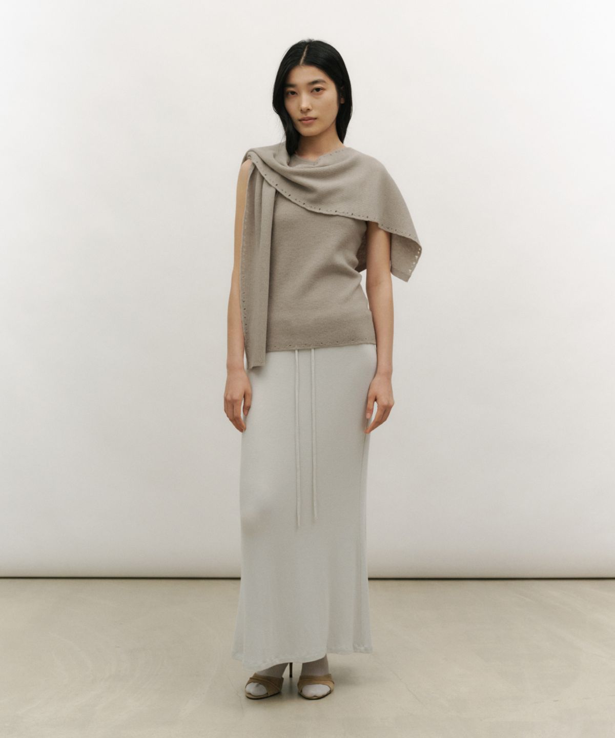 로우타이드(LOW TIDE) SOFT FRAY KNIT SLEEVELESS TOP [OLIVE]