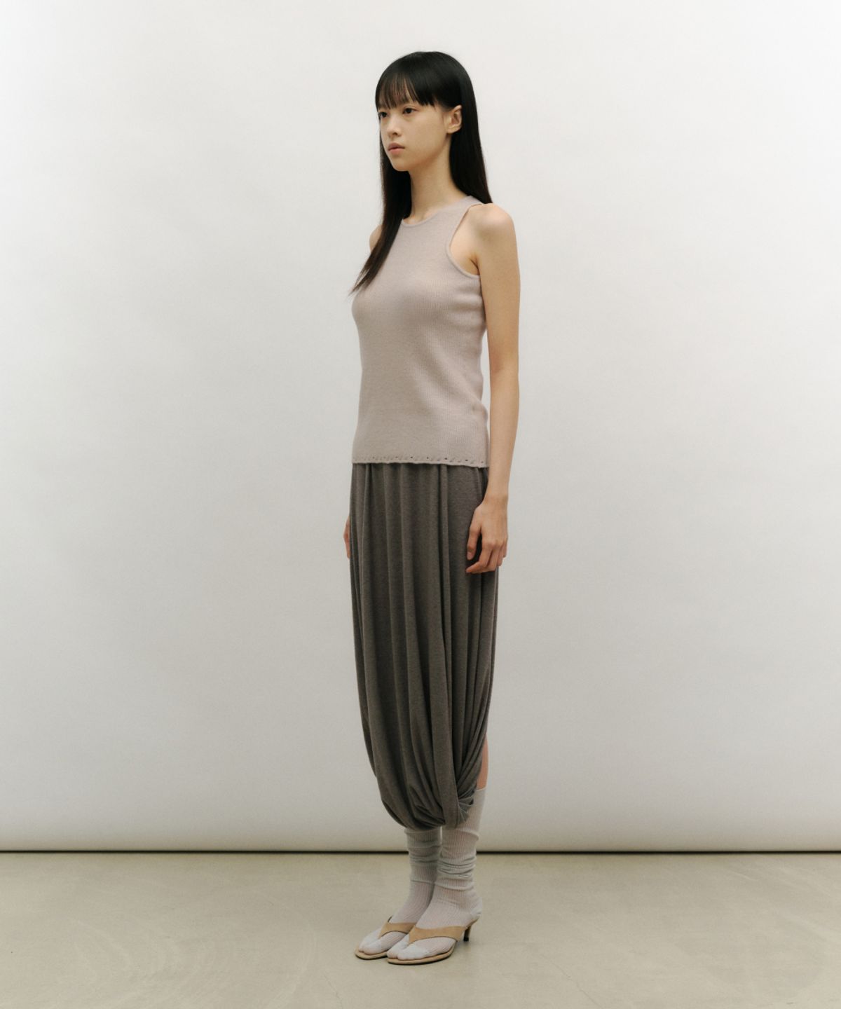로우타이드(LOW TIDE) SOFT FRAY KNIT SLEEVELESS TOP [LILAC]