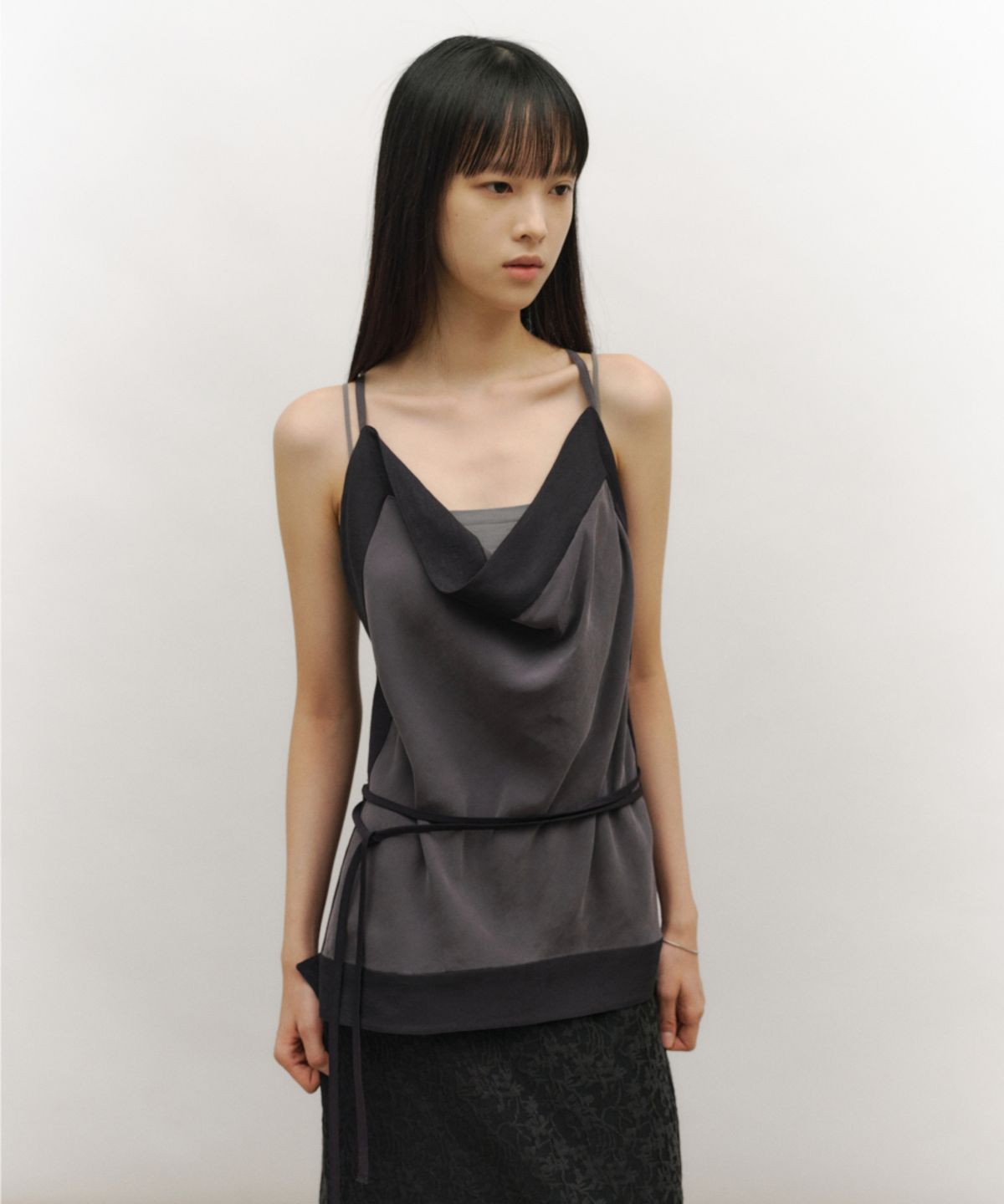 로우타이드(LOW TIDE) FRAME COWL HALTER TOP [CHARCOAL]