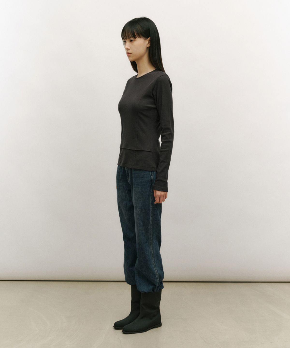 로우타이드(LOW TIDE) BACK SLIT LONG SLEEVE T-SHIRT [CHARCOAL]