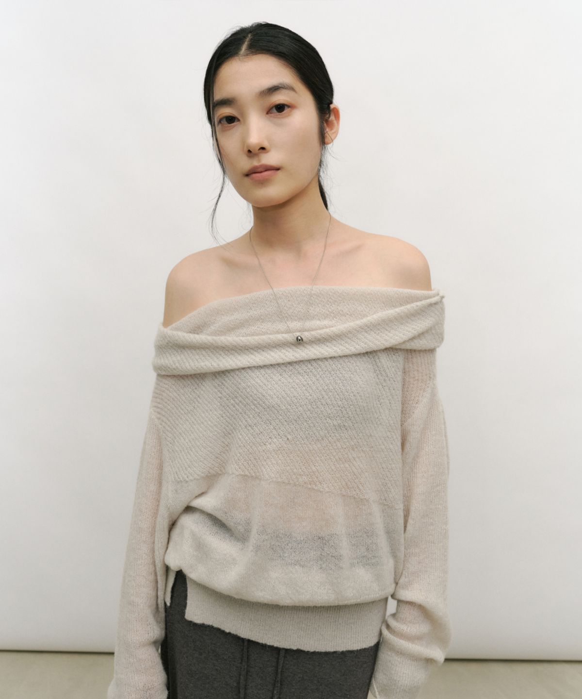 로우타이드(LOW TIDE) RELAXED OFF-SHOULDER KNIT [LIGHT GREY]