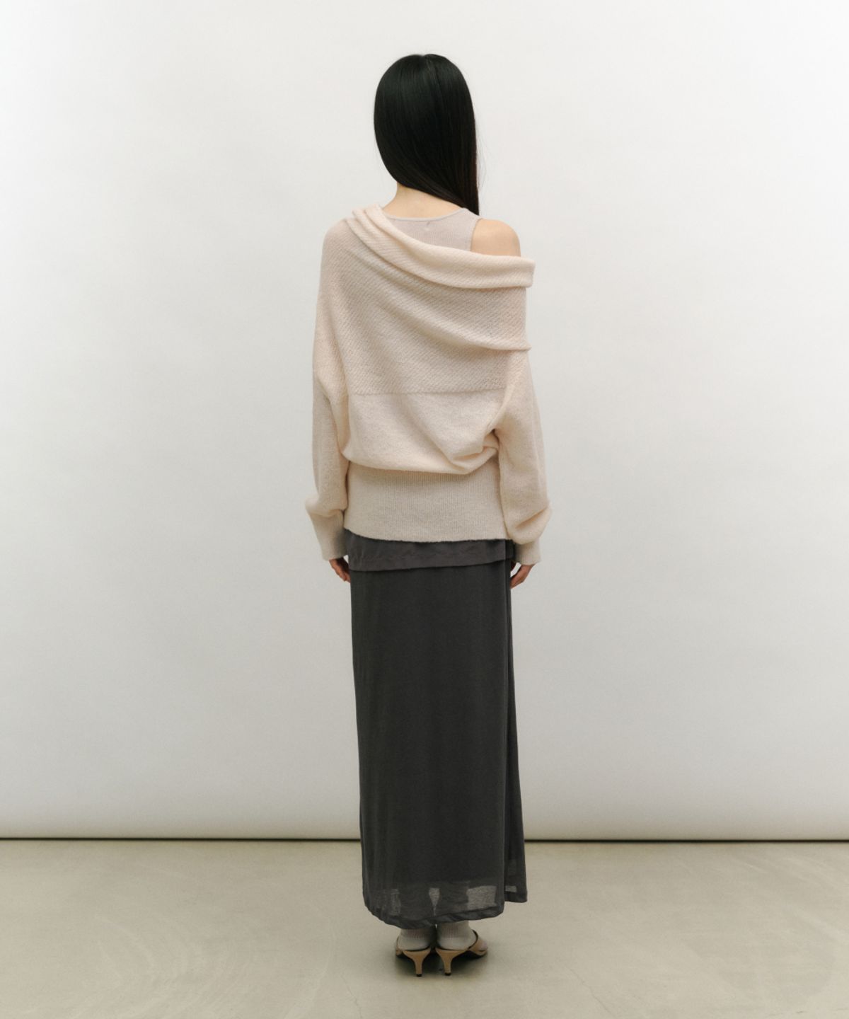 로우타이드(LOW TIDE) RELAXED OFF-SHOULDER KNIT [SALMON]