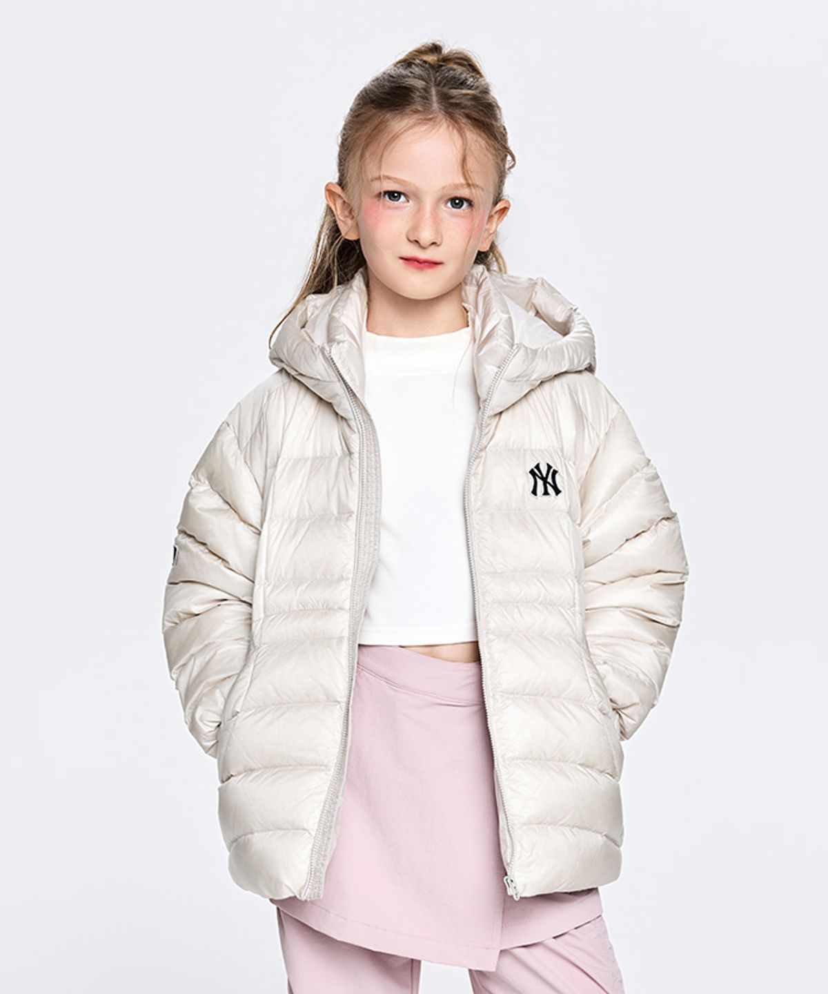 엠엘비 키즈(MLB KIDS) 아웃도어 모디파이드 글로시 경량다운 NY (D.Cream)