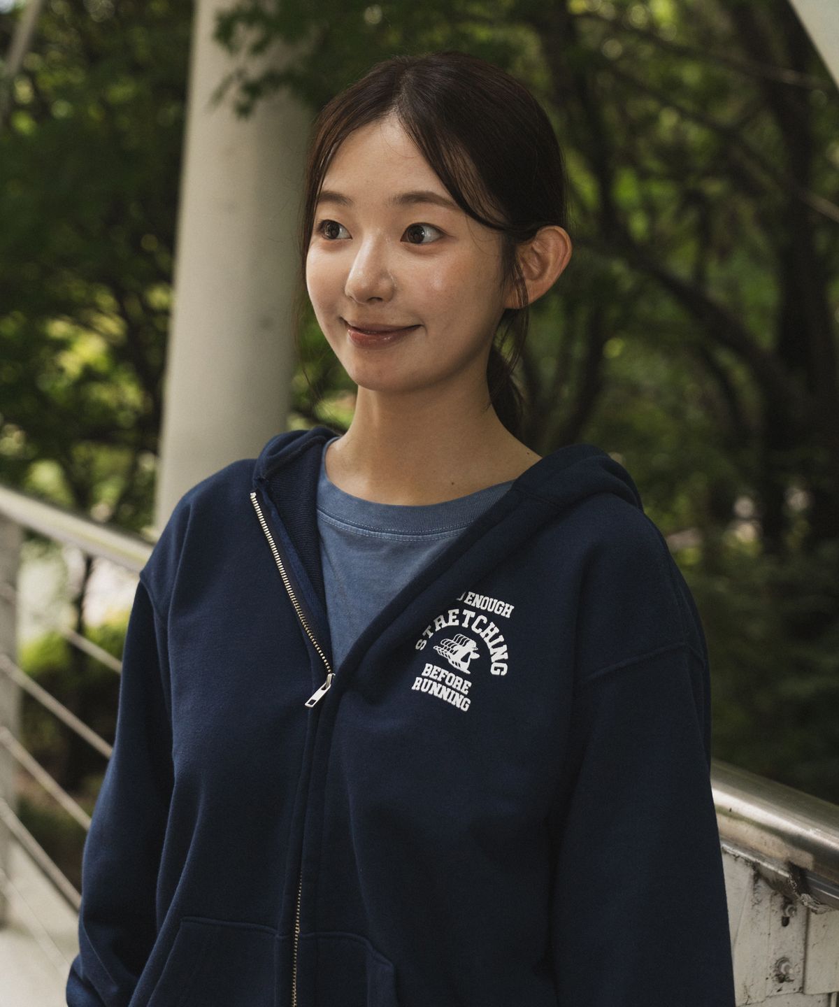 빅웨이브 컬렉티브(BIGWAVE COLLECTIVE) 스트레칭 펭귄 시티 후드집업 (네이비)