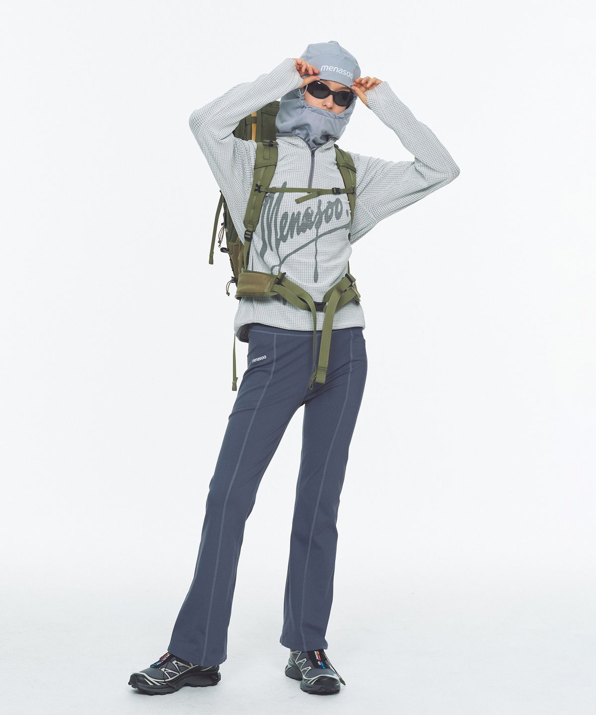 미나수(MENASOO) Neo Curve Waffle Half Zipup_Light Gray