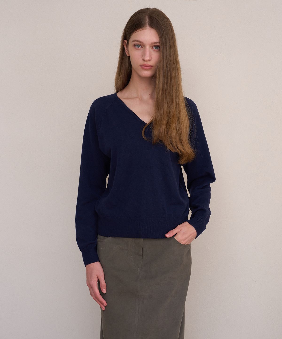 아템포(ATEMPO) ESSENTIAL V-NECK PULLOVER KNIT