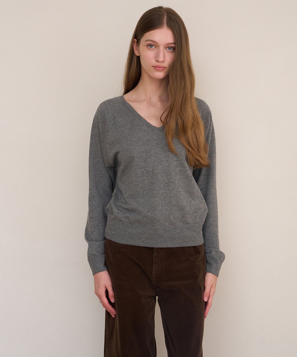 아템포(ATEMPO) ESSENTIAL V-NECK PULLOVER KNIT