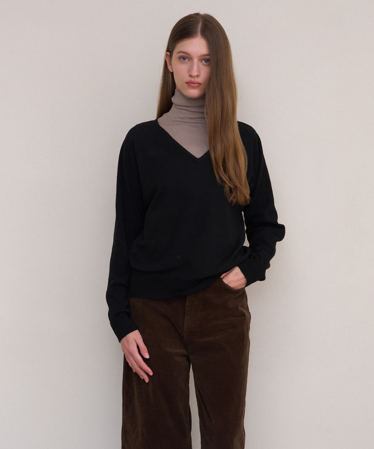 아템포(ATEMPO) ESSENTIAL V-NECK PULLOVER KNIT