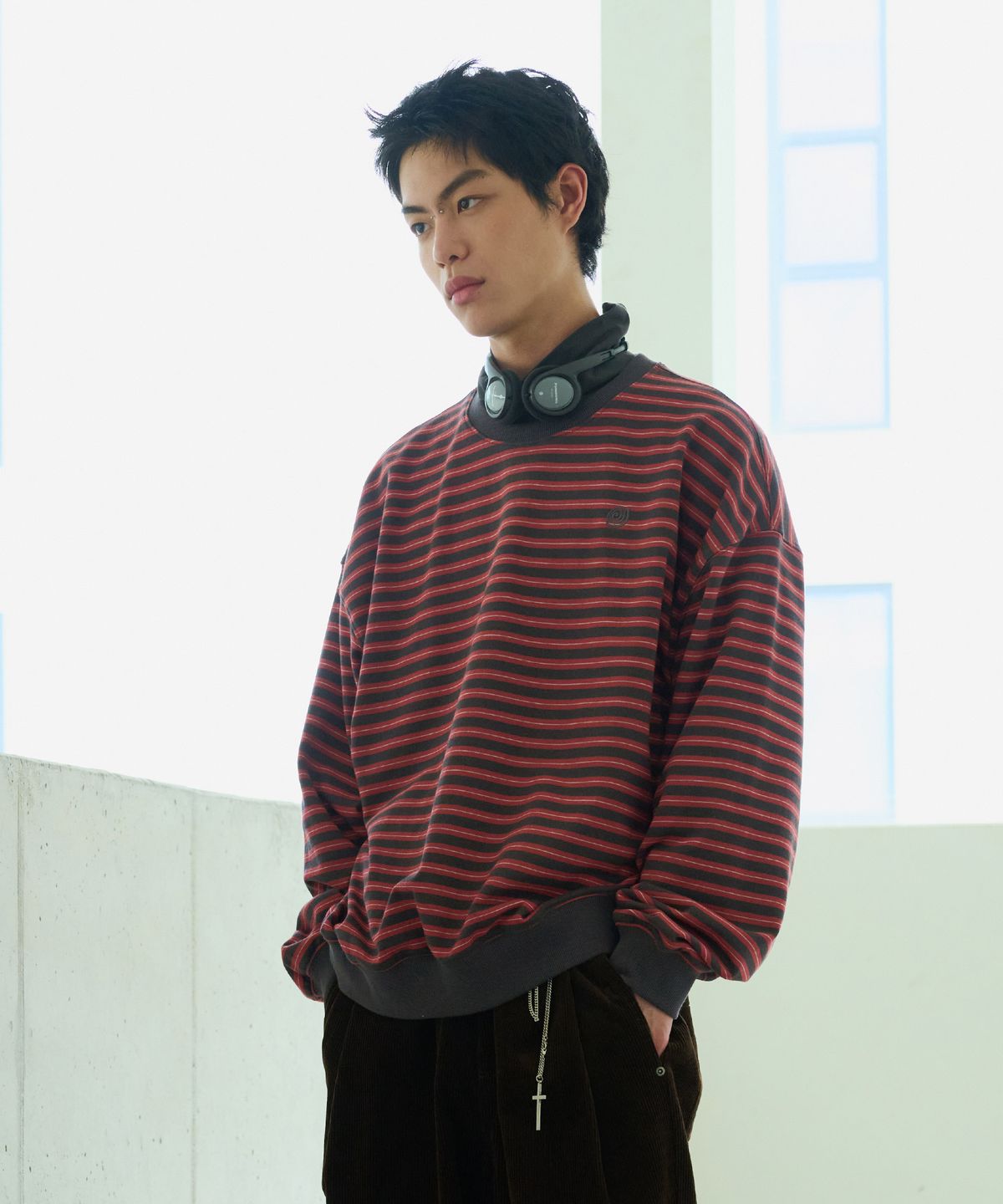 데시레드(DESIRED) 이지 스트라이프 맨투맨 티셔츠-FESK5103B08