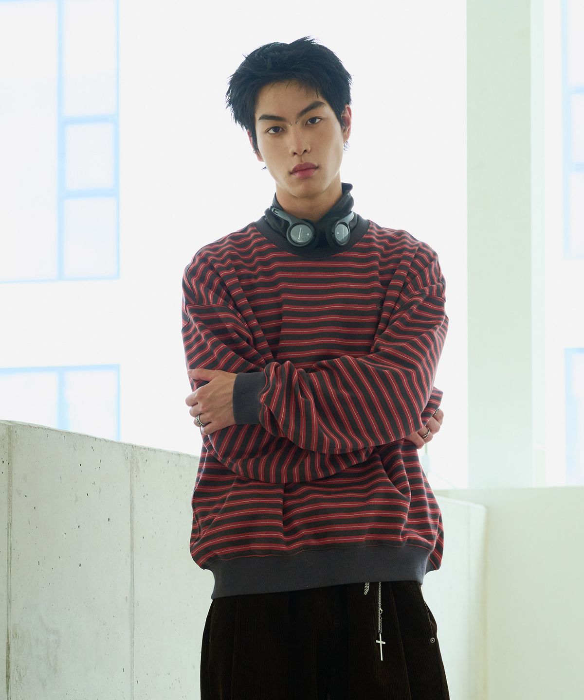 데시레드(DESIRED) 이지 스트라이프 맨투맨 티셔츠-FESK5103B08