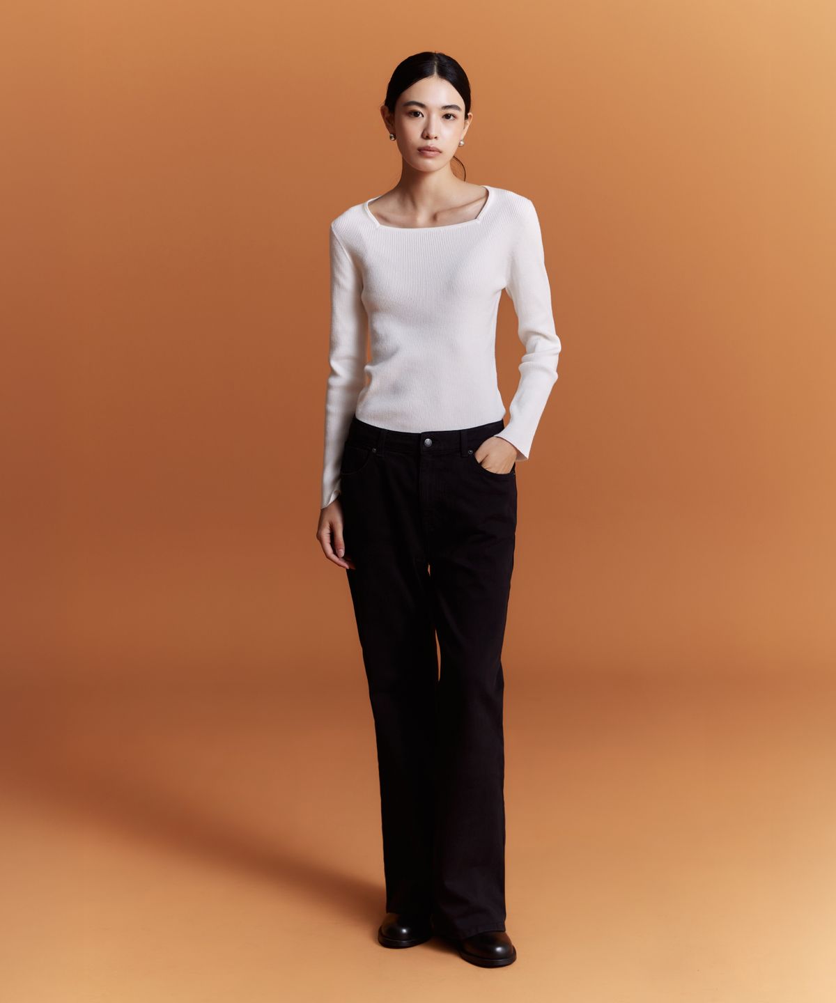 스파오(SPAO) [소프트얀] 여성 스퀘어넥 니트_SPKWG49W02
