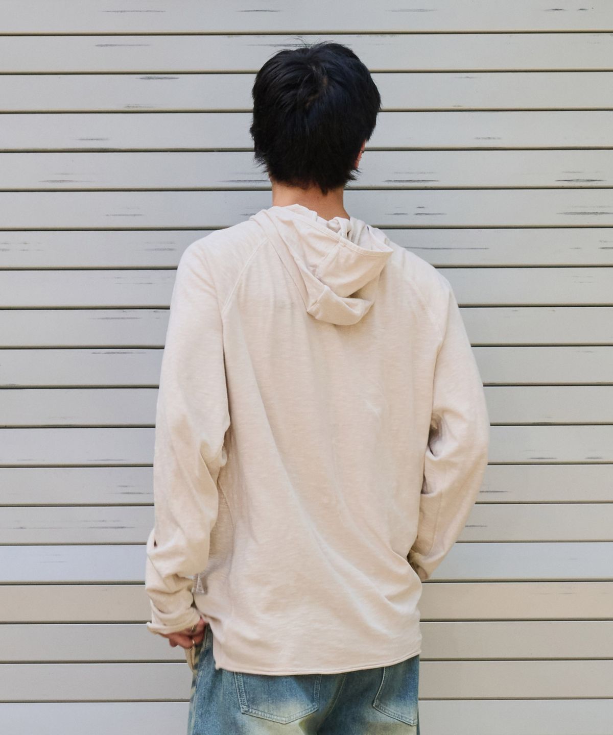 데시레드(DESIRED) 슬럽 레이어드 후드 티셔츠-FESK5101B05