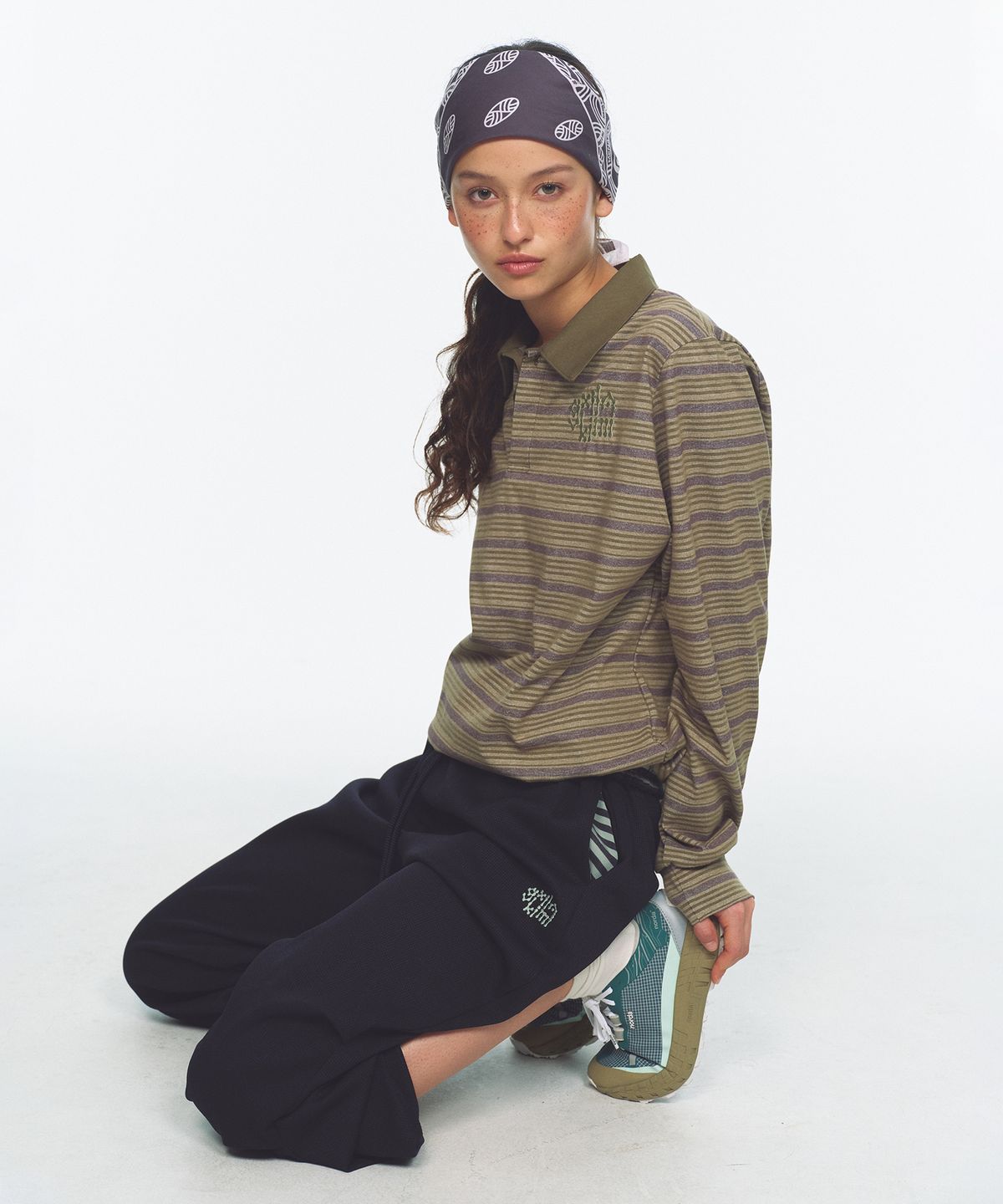 미나수(MENASOO) Vintage Stripe Rugby T Shirt_Khaki