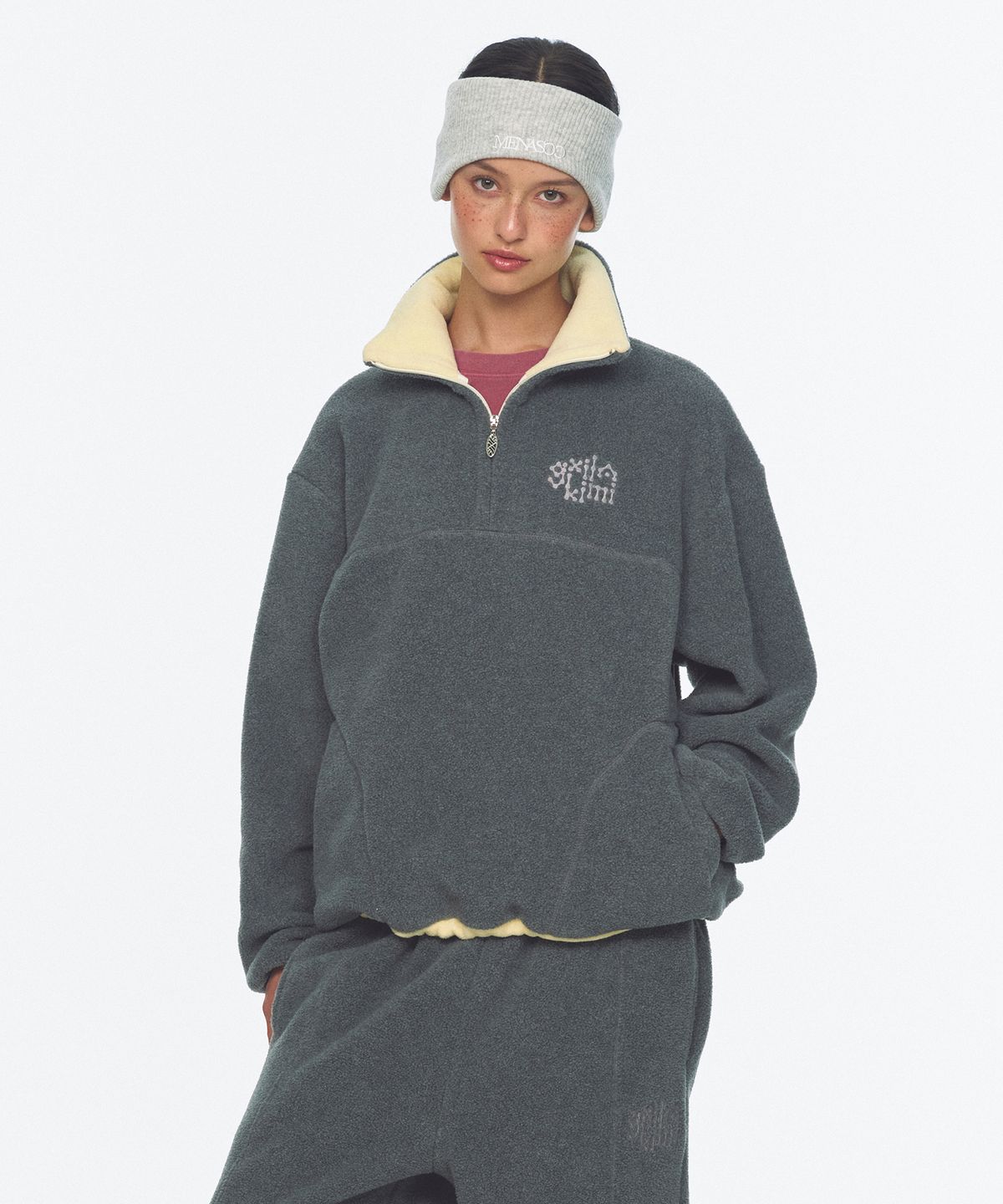 미나수(MENASOO) Two Tone Warm Fleece Half Zip Pullover_Charcoal