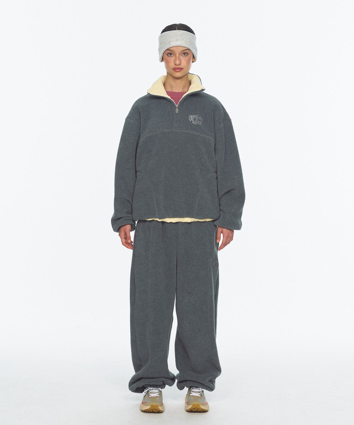 미나수(MENASOO) Two Tone Warm Fleece Half Zip Pullover_Charcoal