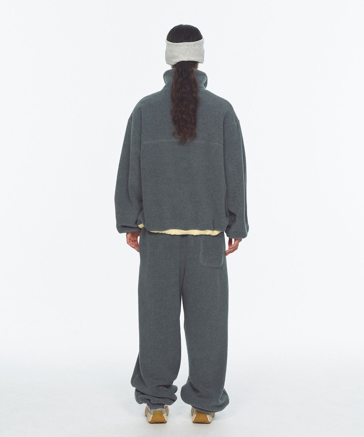 미나수(MENASOO) Two Tone Warm Fleece Half Zip Pullover_Charcoal