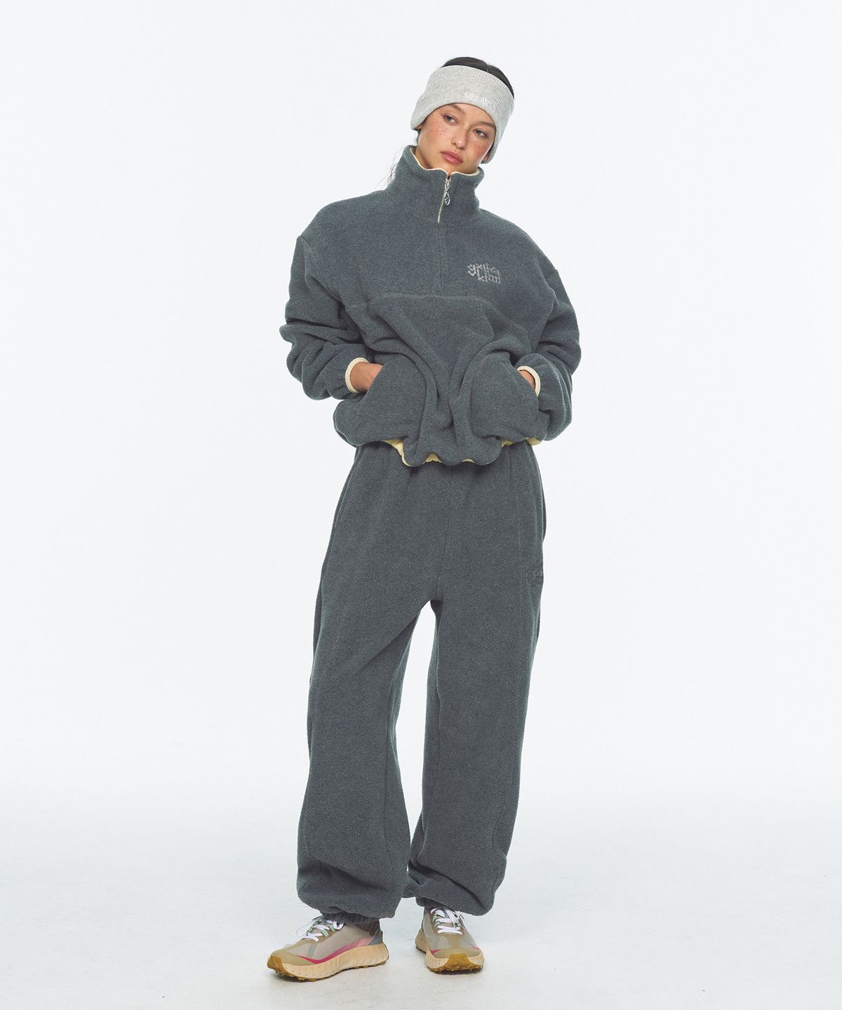 미나수(MENASOO) Two Tone Warm Fleece Half Zip Pullover_Charcoal