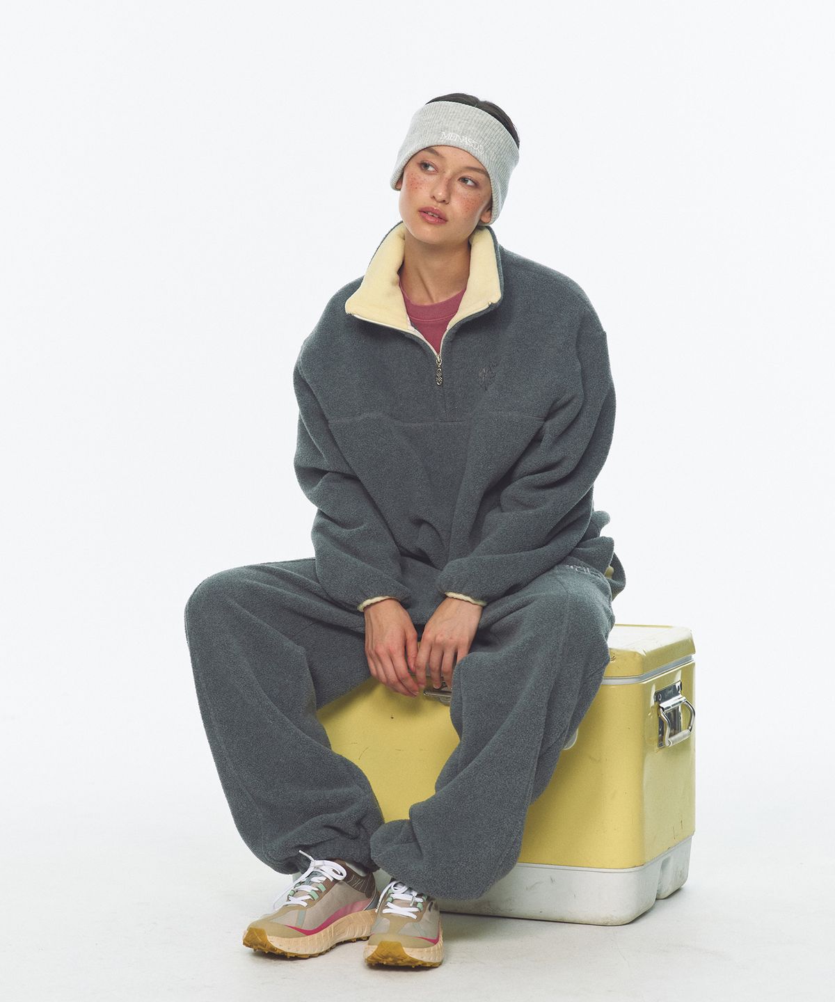 미나수(MENASOO) Two Tone Warm Fleece Half Zip Pullover_Charcoal