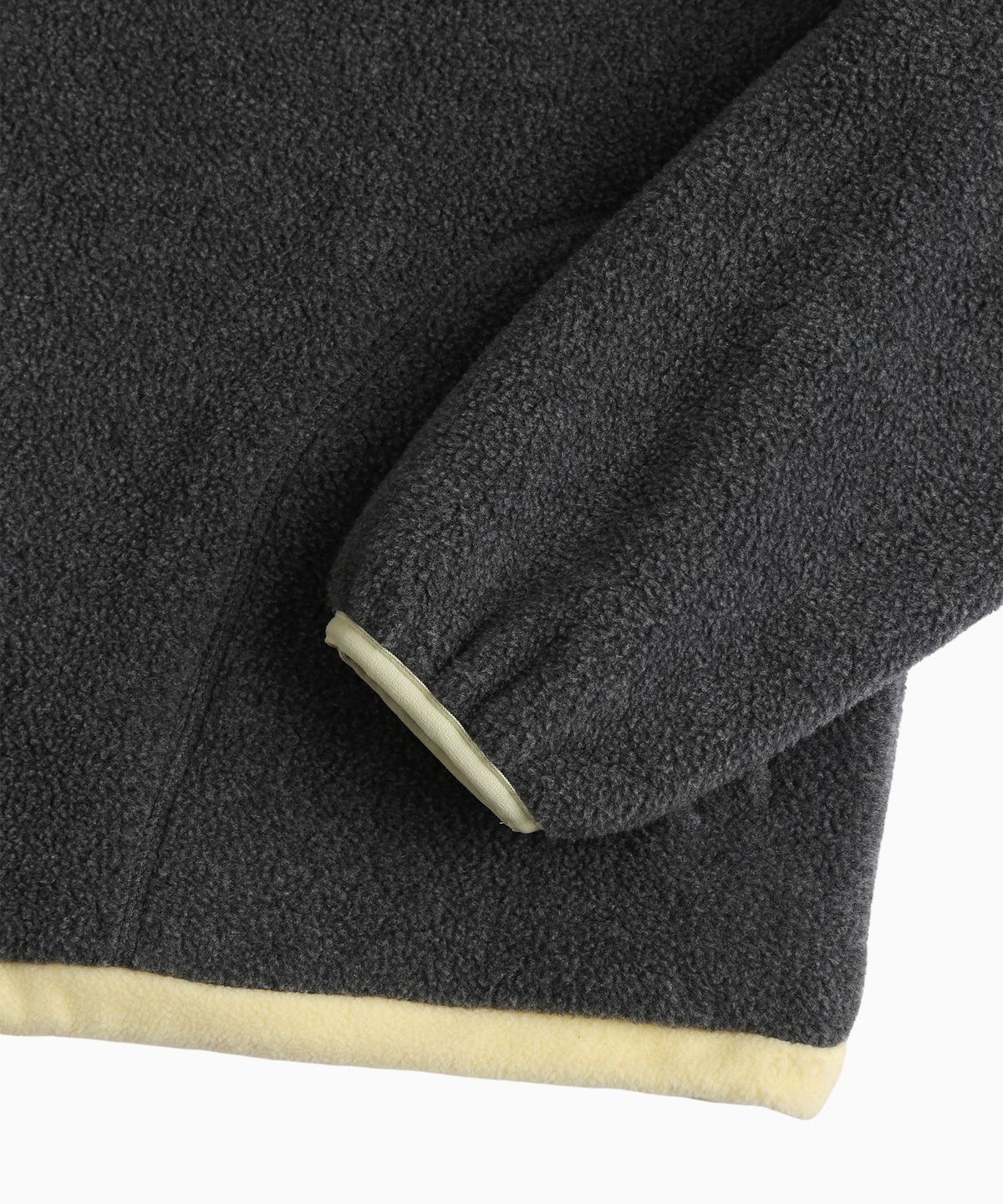 미나수(MENASOO) Two Tone Warm Fleece Half Zip Pullover_Charcoal