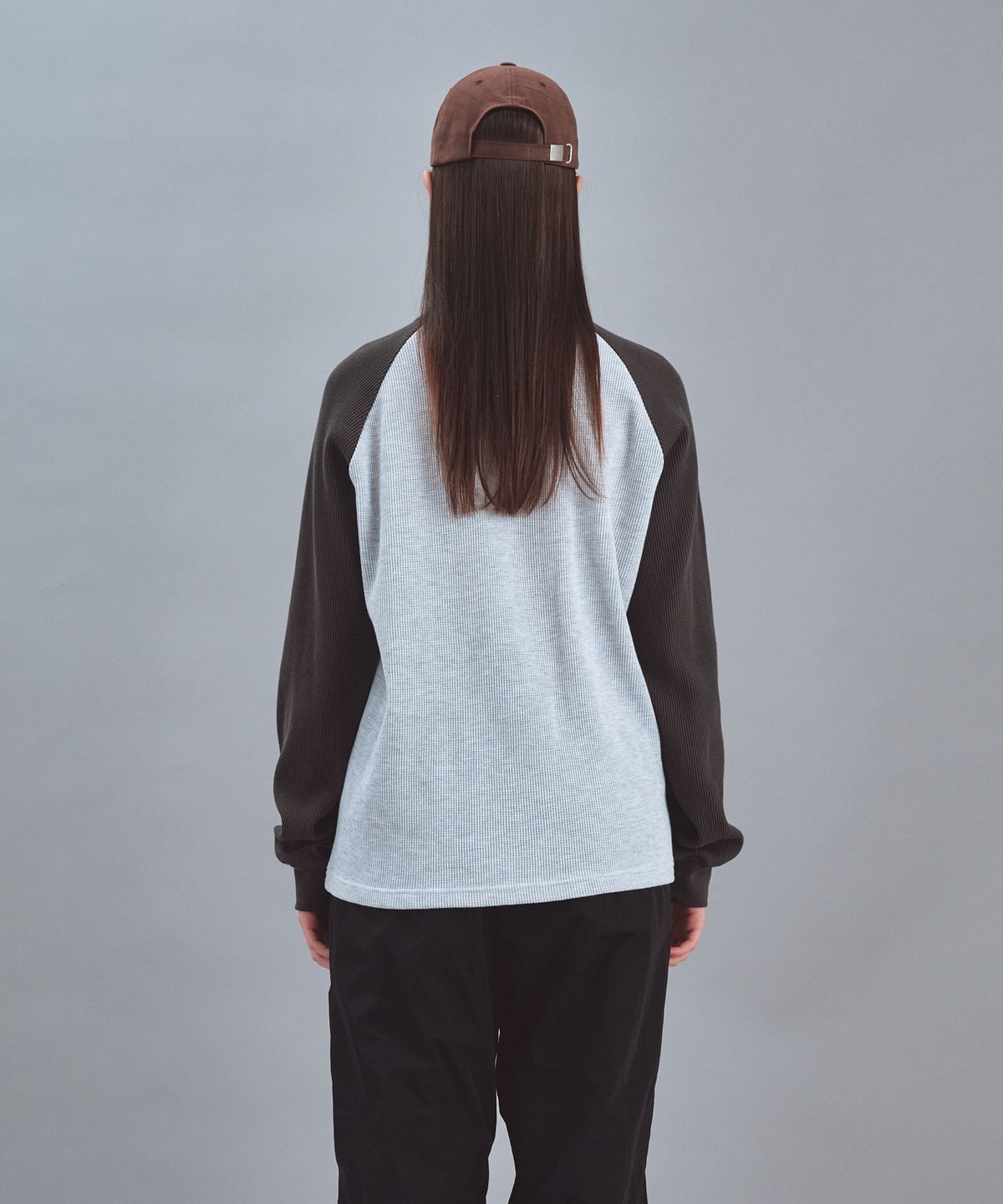 레스트앤레크레이션(REST&RECREATION) HEART LOGO WAFFLE LONG SLEEVE - LIGHT GREY