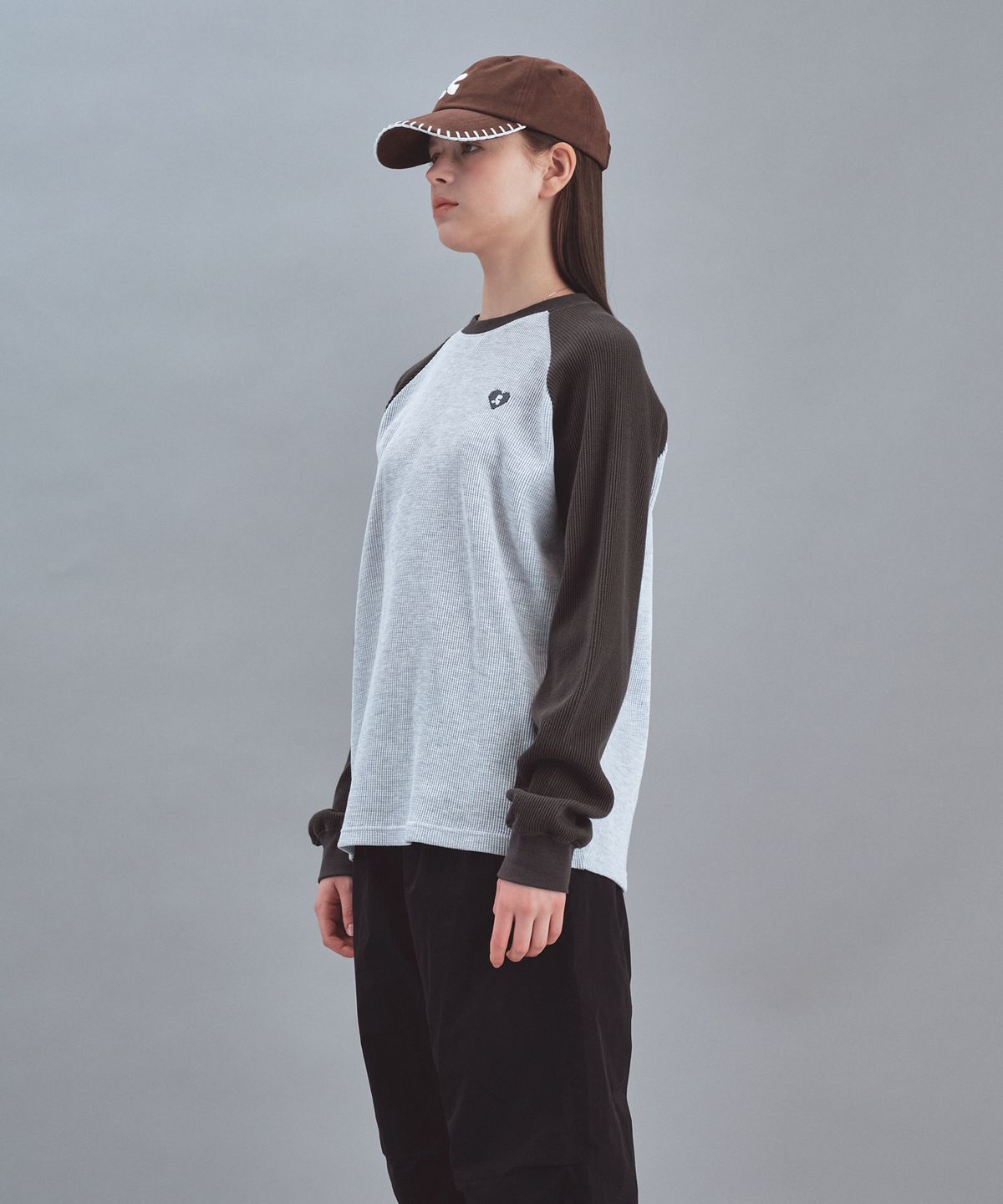 레스트앤레크레이션(REST&RECREATION) HEART LOGO WAFFLE LONG SLEEVE - LIGHT GREY