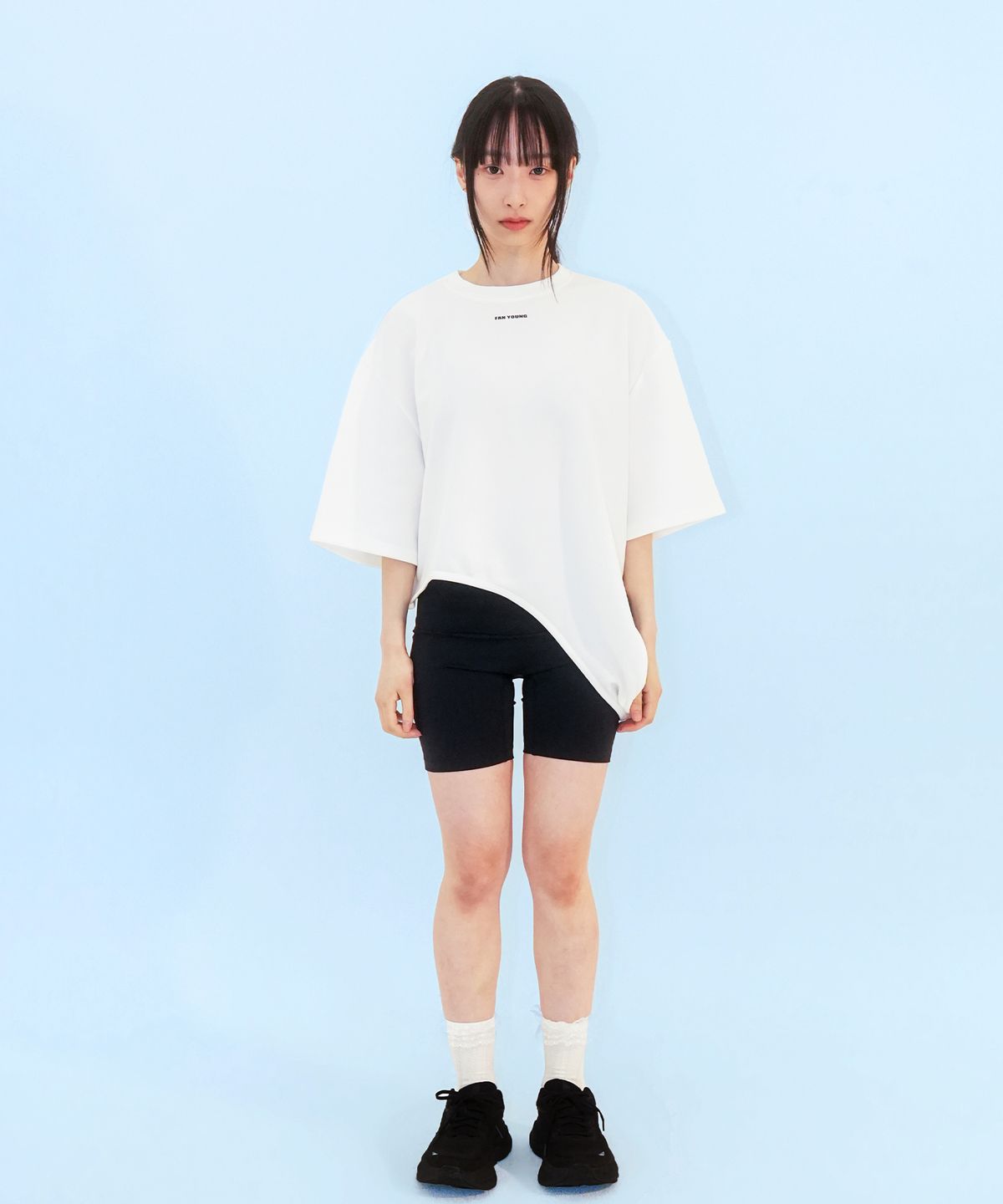 판영(FANYOUNG) CURVE OVERLAY TOP WHITE
