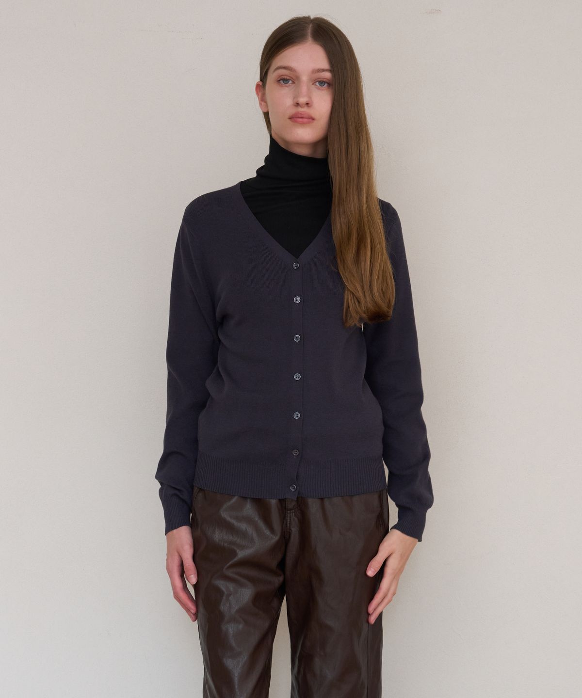 아템포(ATEMPO) ESSENTIAL V-NECK KNIT CARDIGAN