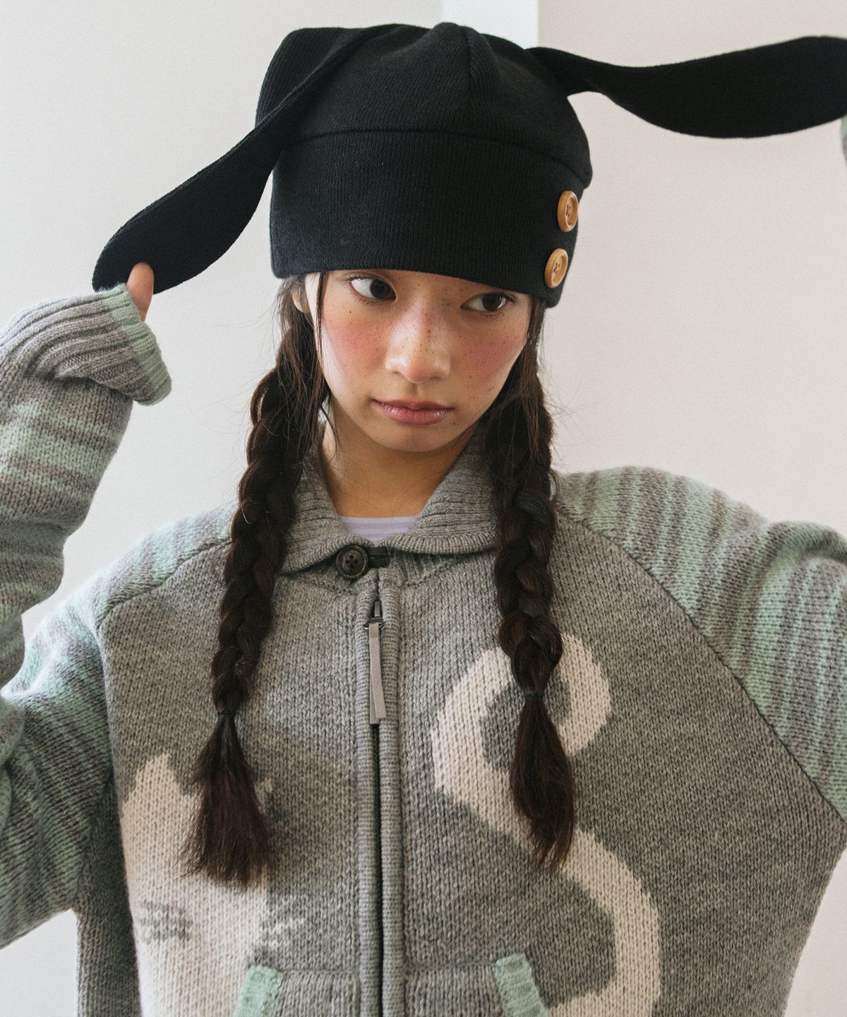 카비시(CAVISH) RABBIT BUTTON BEANIE BLACK(CV2GFUAB33A)
