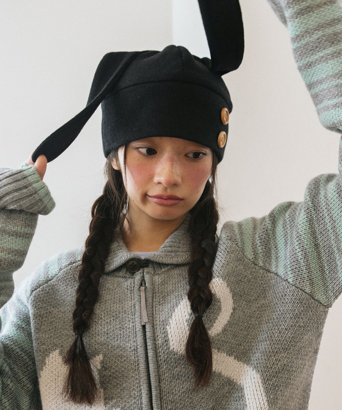 카비시(CAVISH) RABBIT BUTTON BEANIE BLACK(CV2GFUAB33A)