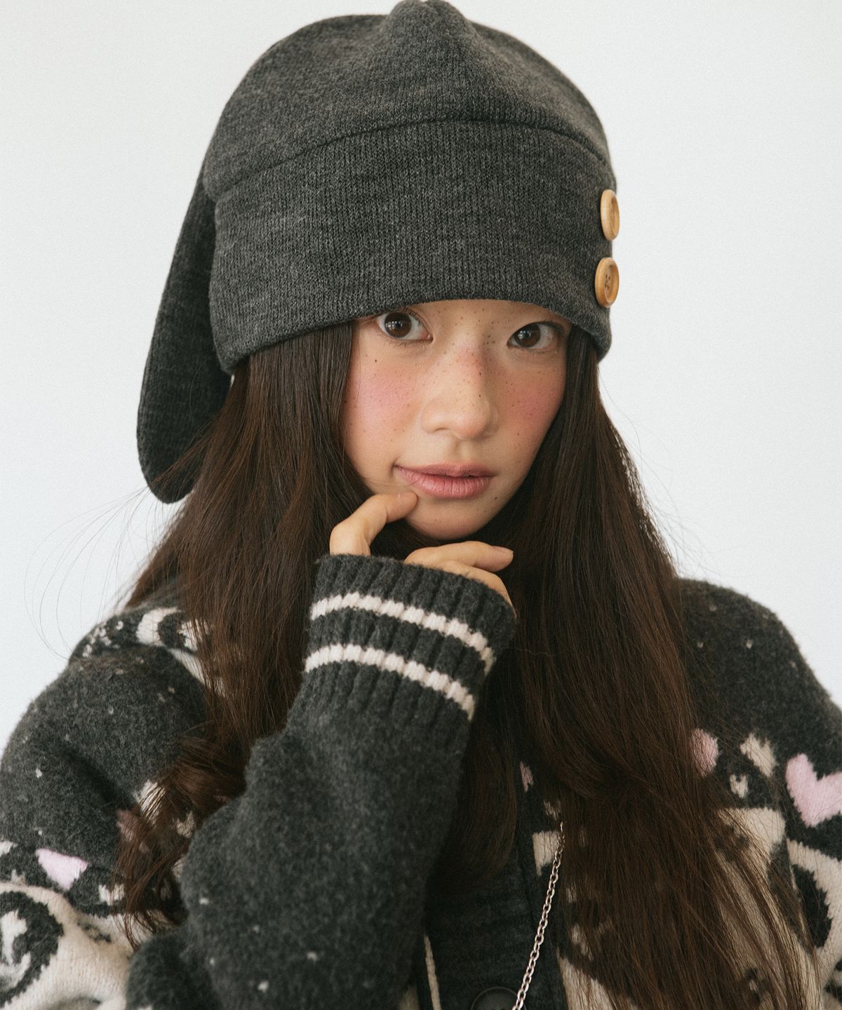 카비시(CAVISH) RABBIT BUTTON BEANIE CHARCOAL(CV2GFUAB33A)