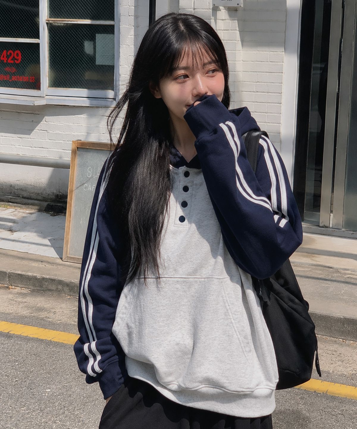 모즈모즈(MOZMOZ) 배색 레글런 헨리넥 후드 네이비