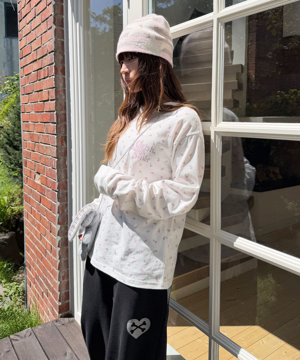 카비시(CAVISH) FLOWER SELLER LOGO LS TEE WHITE(PINK)(CV2GSUT551A)