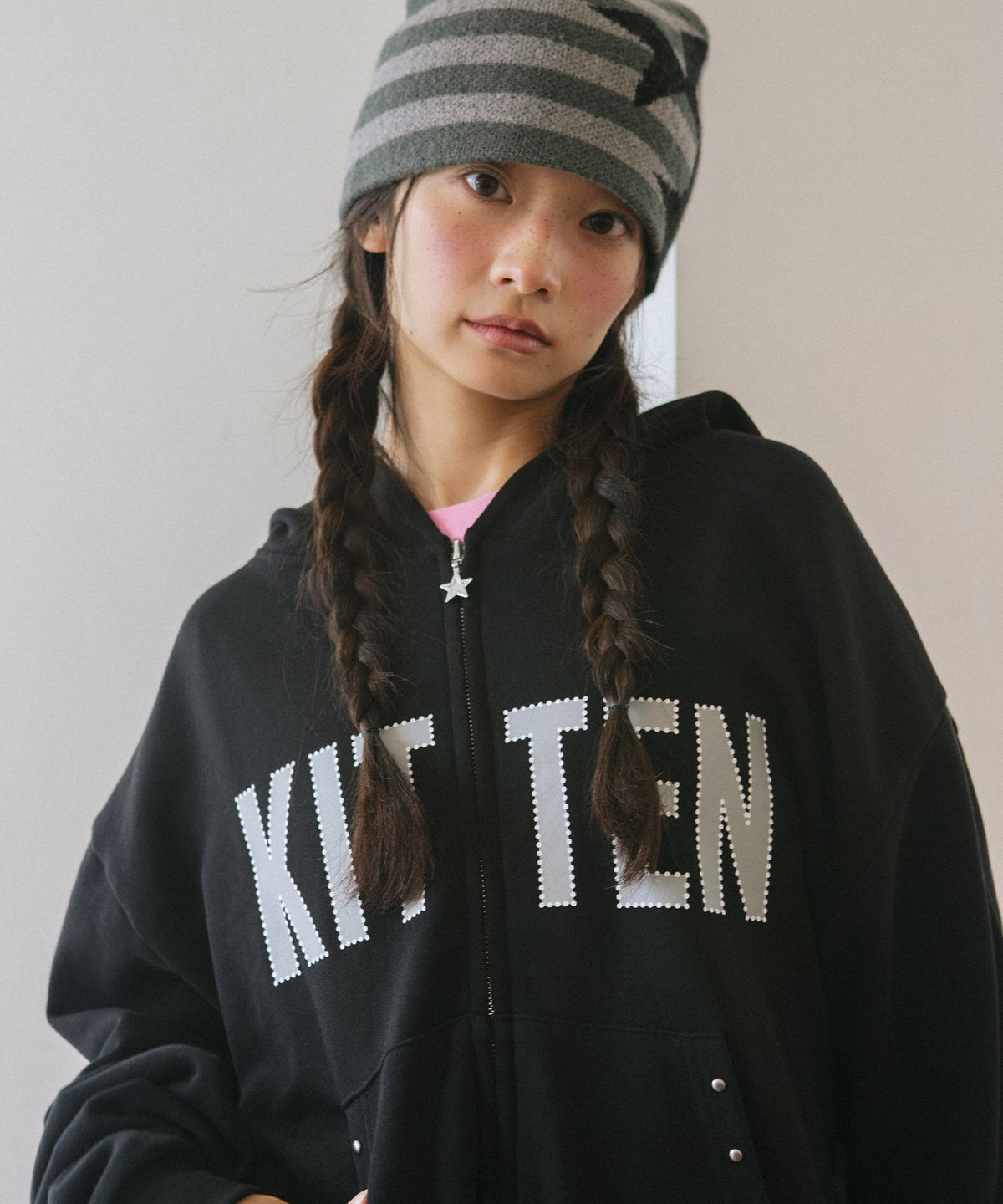 카비시(CAVISH) KITTEN EARS ZIP UP HOODIE BLACK(CV2GFFM484A)