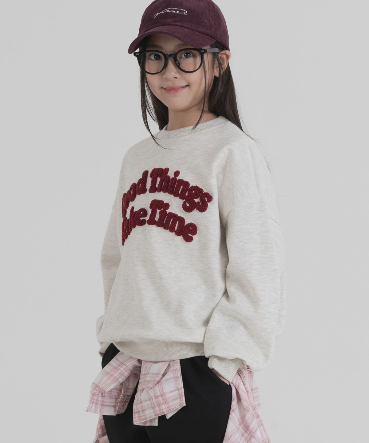 피아네르 키즈(PIANER KIDS) 부클 자수 오버핏 맨투맨 (오트밀)
