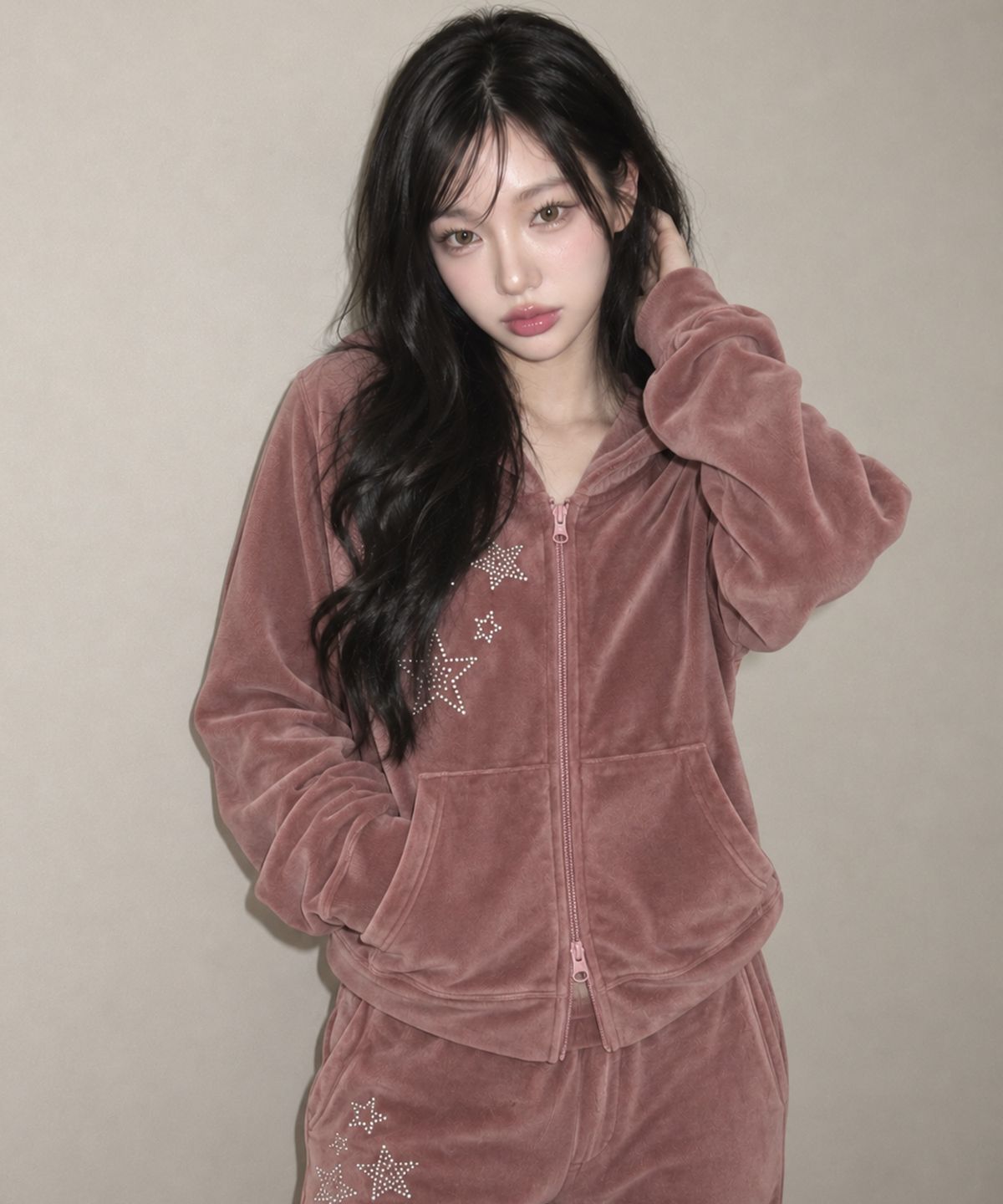모즈모즈(MOZMOZ) 2color 스타 핫픽스 벨벳 크롭 후드집업