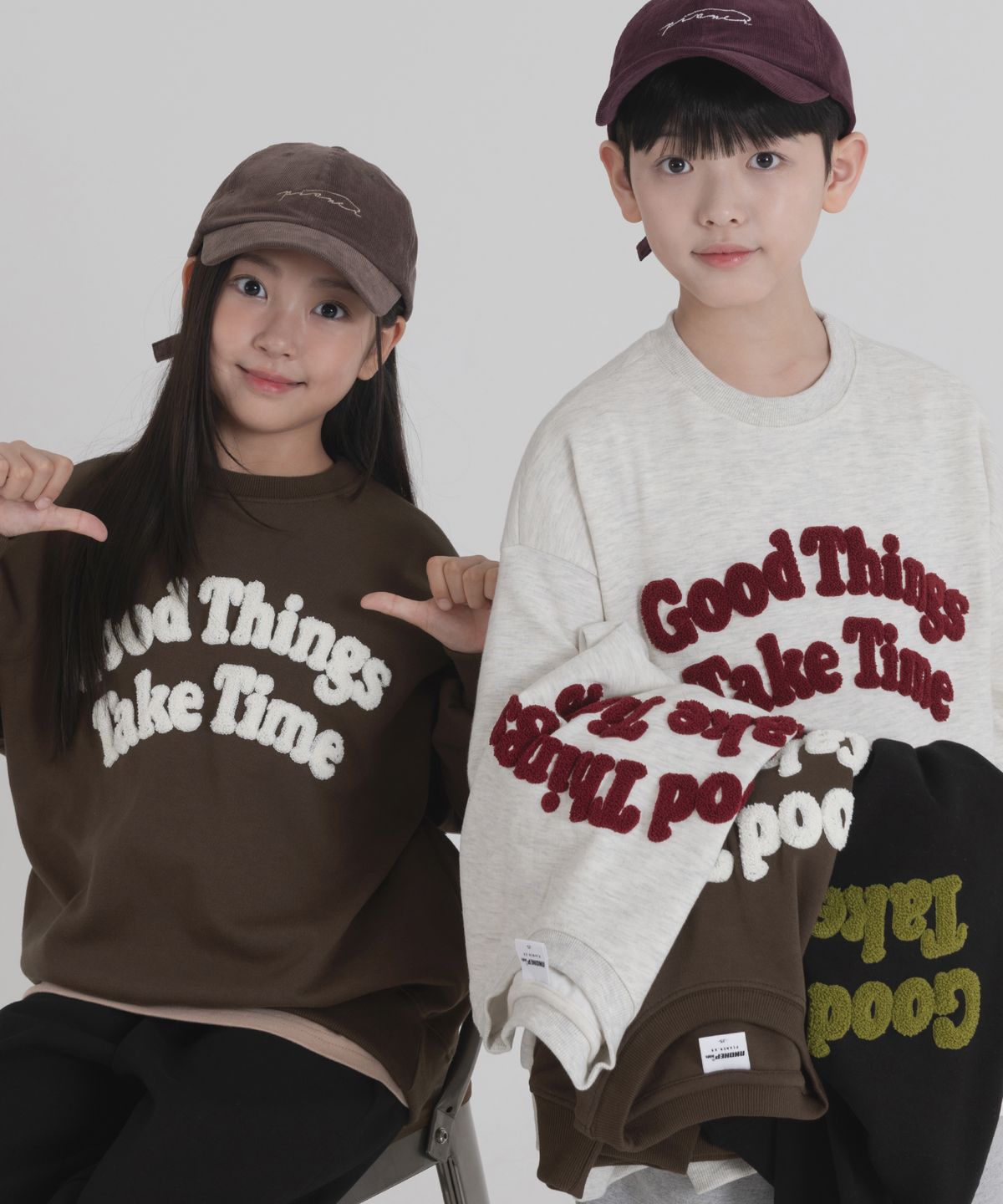 피아네르 키즈(PIANER KIDS) [2 PACK] 부클 자수 오버핏 맨투맨 (3color)
