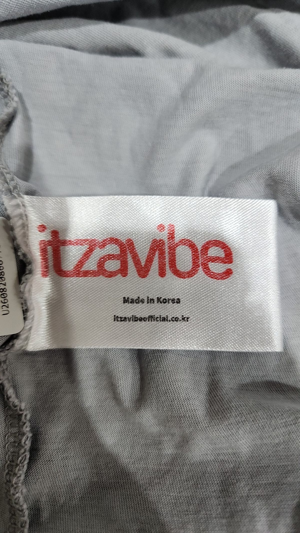 잇자바이브(ITZAVIBE) 반소매 티셔츠 S