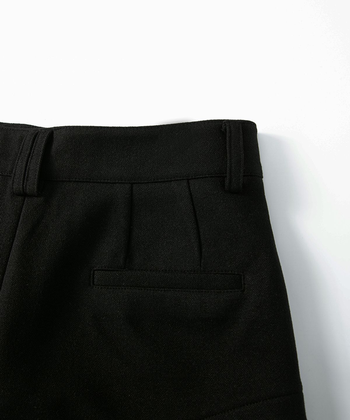 애즈온(ASON) MABLE TWO TONE SHORT PANTS / BLACK