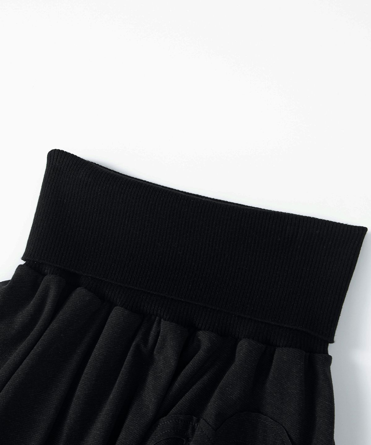 애즈온(ASON) RUFFLE UNBALANCE SKIRT / BLACK