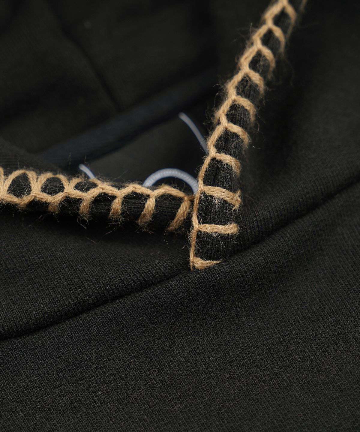 프리즘웍스(FRIZMWORKS) NEEDLE STITCH PULLOVER HOODY _ BLACK BROWN