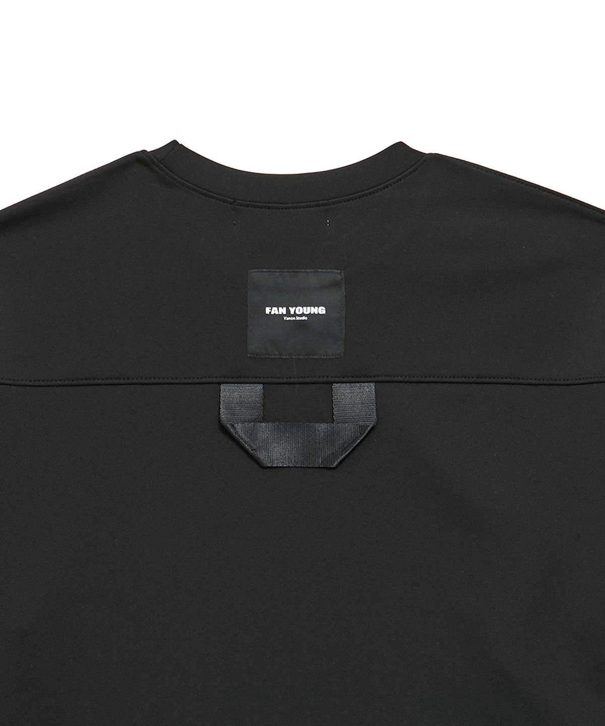 판영(FANYOUNG) CURVE OVERLAY TOP BLACK