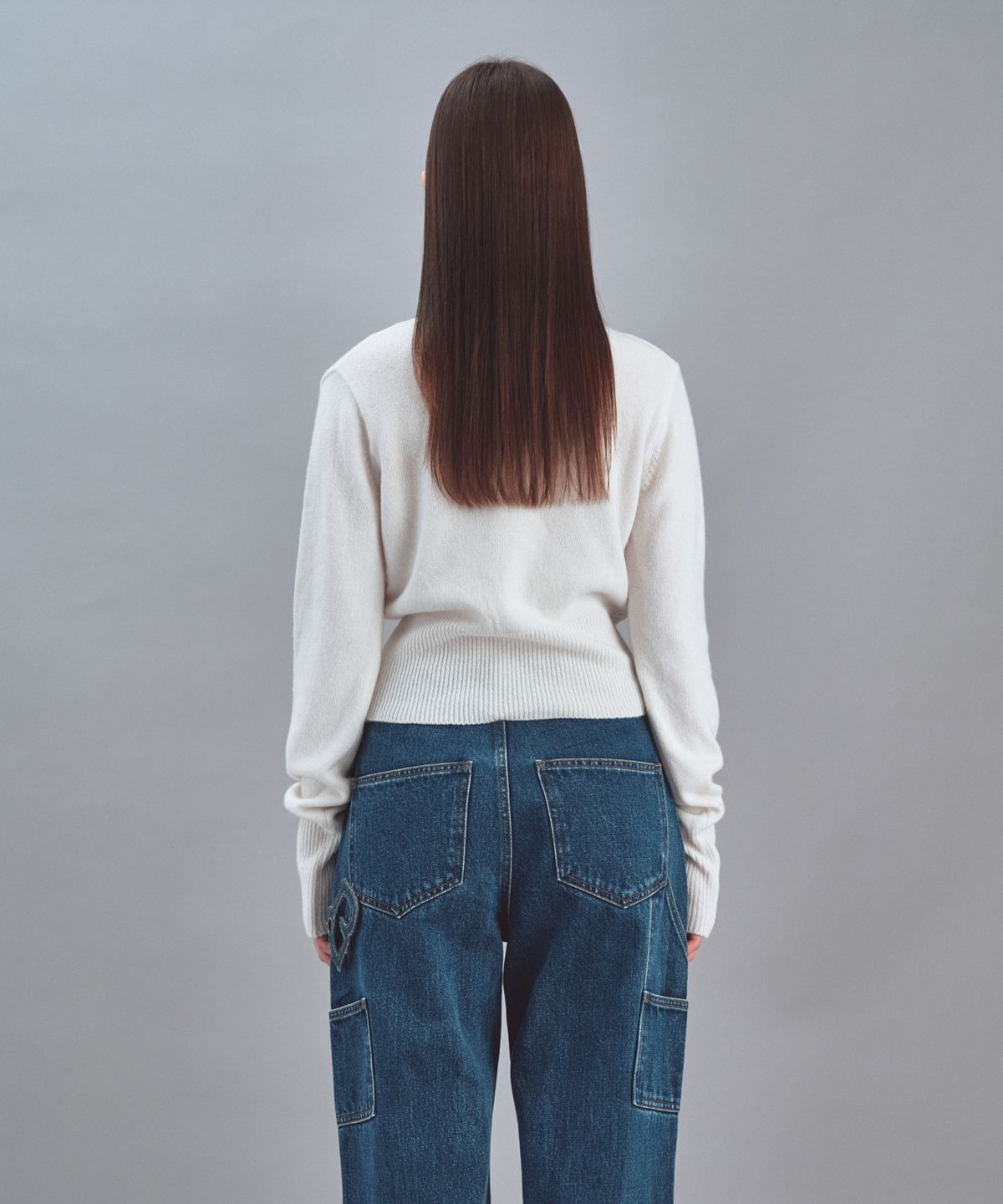 레스트앤레크레이션(REST&RECREATION) LOGO CLIP KNIT TOP - WHITE