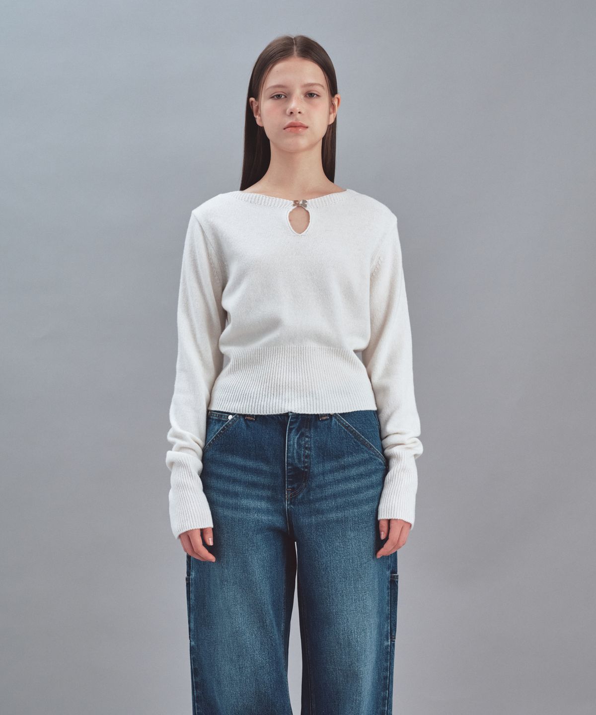 레스트앤레크레이션(REST&RECREATION) LOGO CLIP KNIT TOP - WHITE