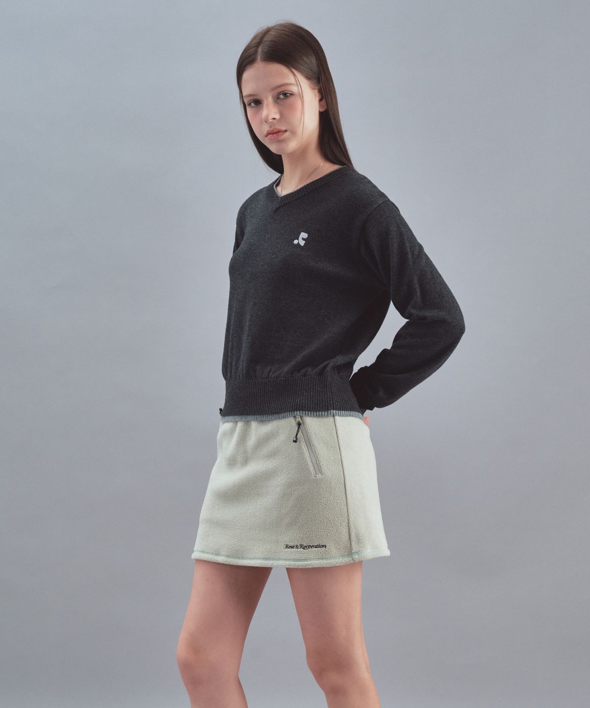 레스트앤레크레이션(REST&RECREATION) LAYERED V-NECK WOOL KNIT - CHARCOAL