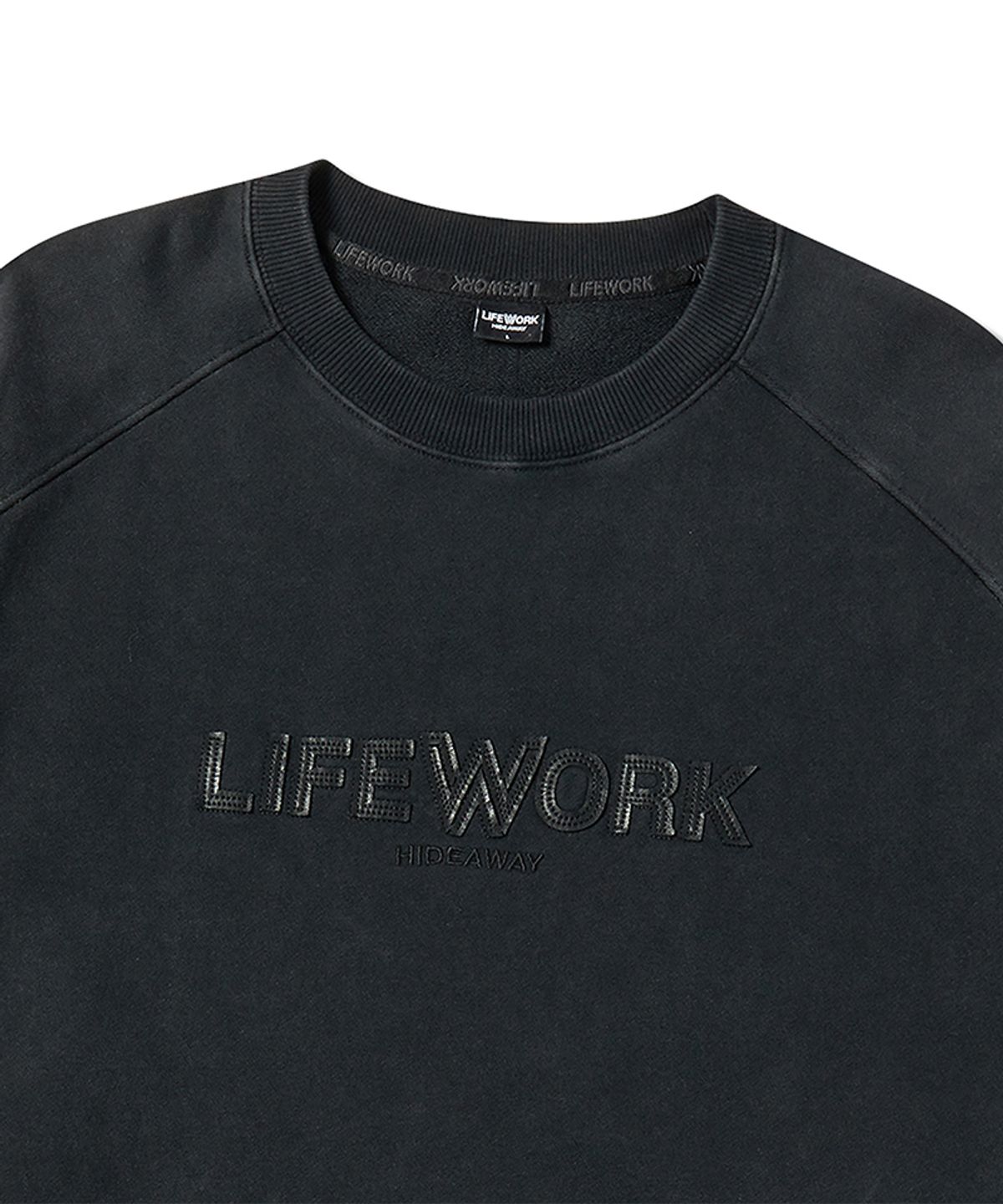 라이프워크(LIFEWORK) 빈티지 레터링 아플리케 맨투맨