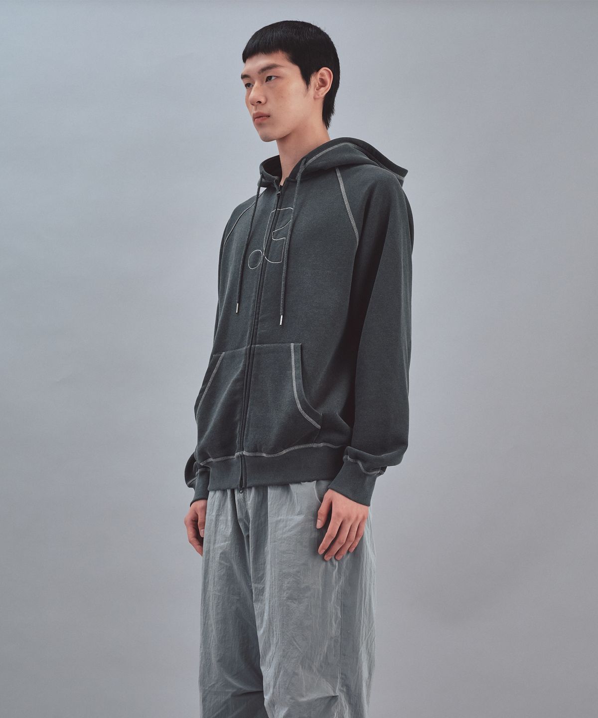 레스트앤레크레이션(REST&RECREATION) PIGMENT HOOD ZIP-UP - CHARCOAL