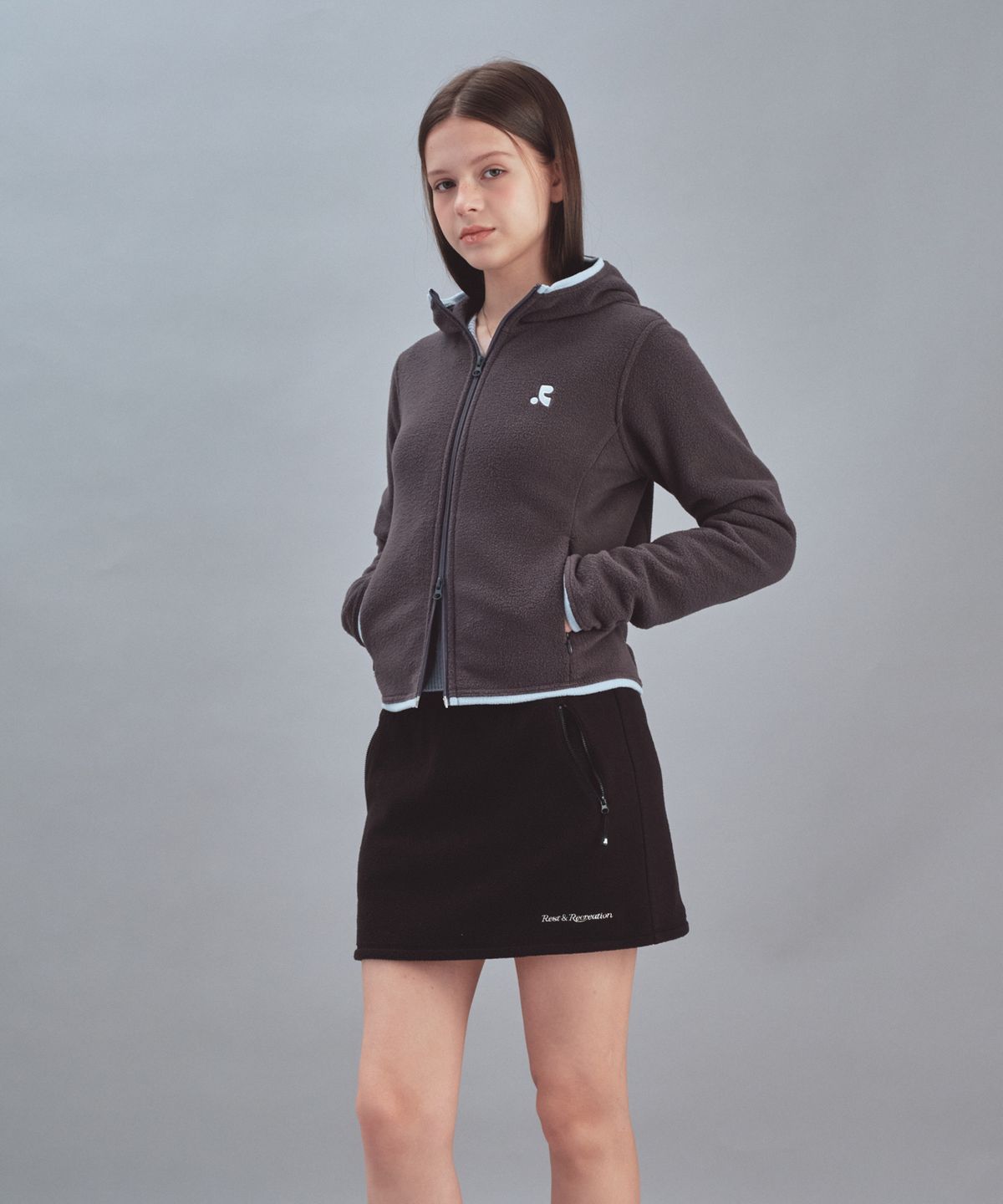 레스트앤레크레이션(REST&RECREATION) FLEECE HOOD ZIP-UP - CHARCOAL