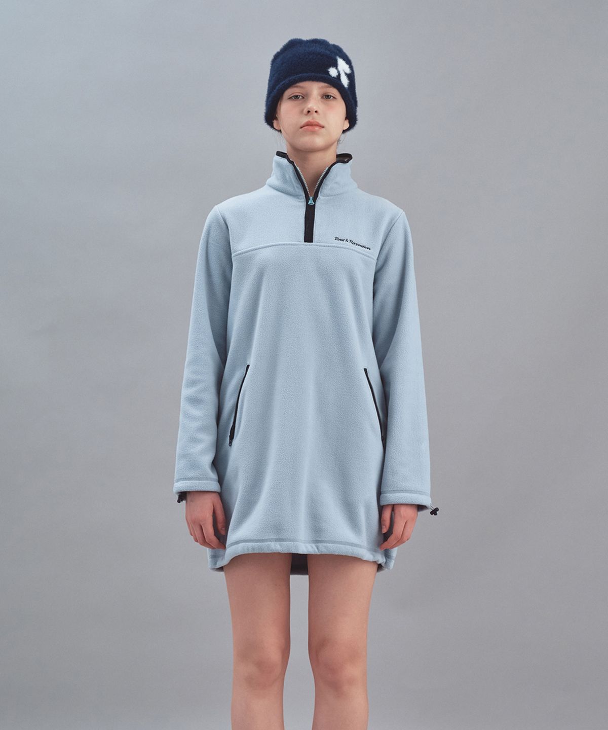 레스트앤레크레이션(REST&RECREATION) FLEECE HALF ZIP-UP DRESS - SKY BLUE