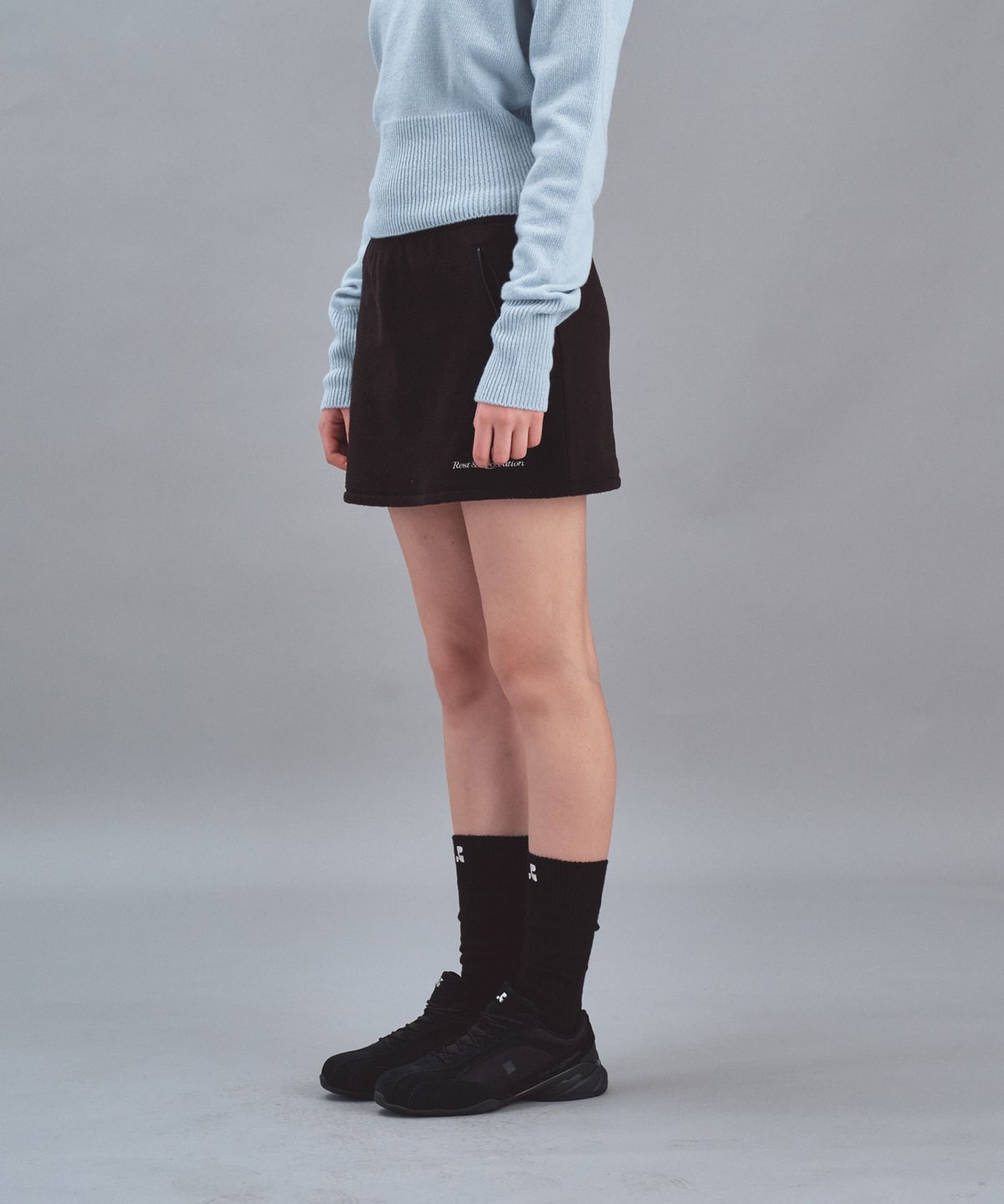 레스트앤레크레이션(REST&RECREATION) FLEECE MINI SKIRT - BLACK