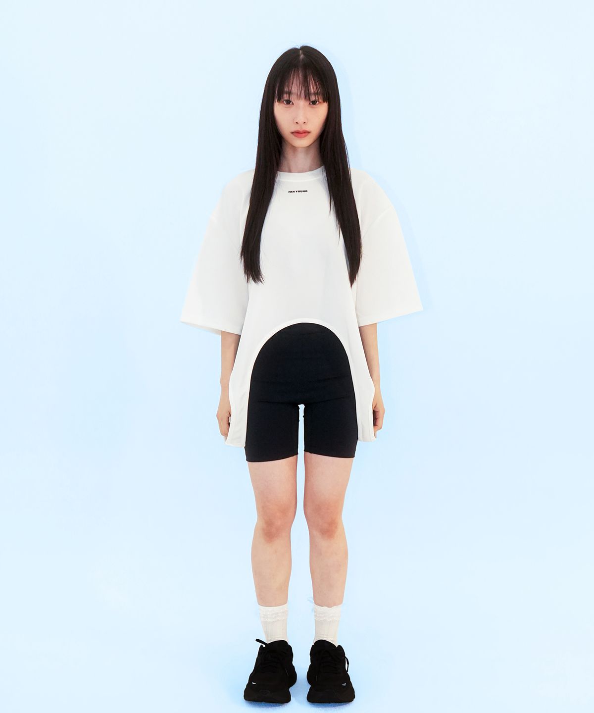 판영(FANYOUNG) DUAL CURVE OVERLAY TOP WHITE
